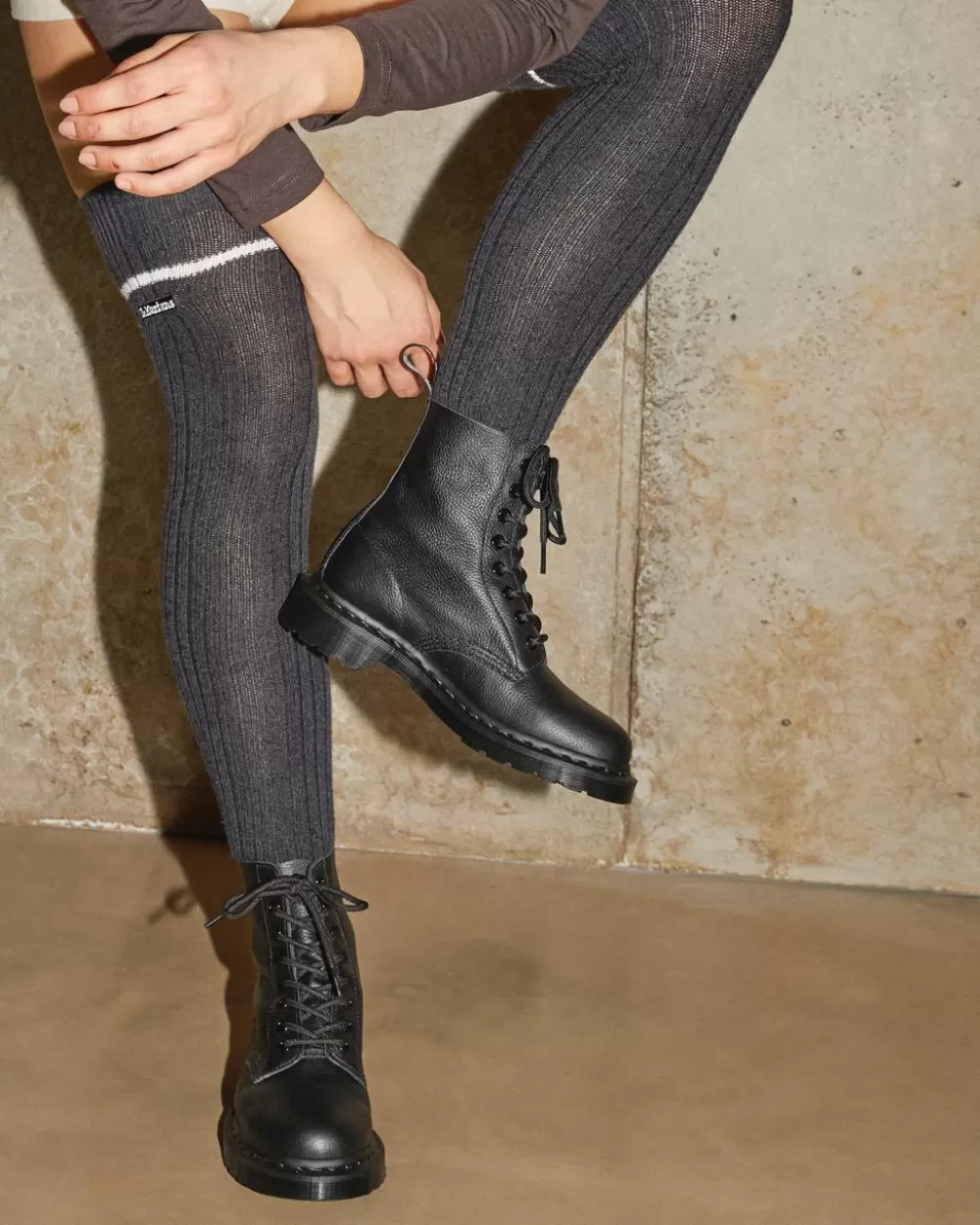 1460 Pascal Mono Lace Up Boots*Dr. Martens Clearance