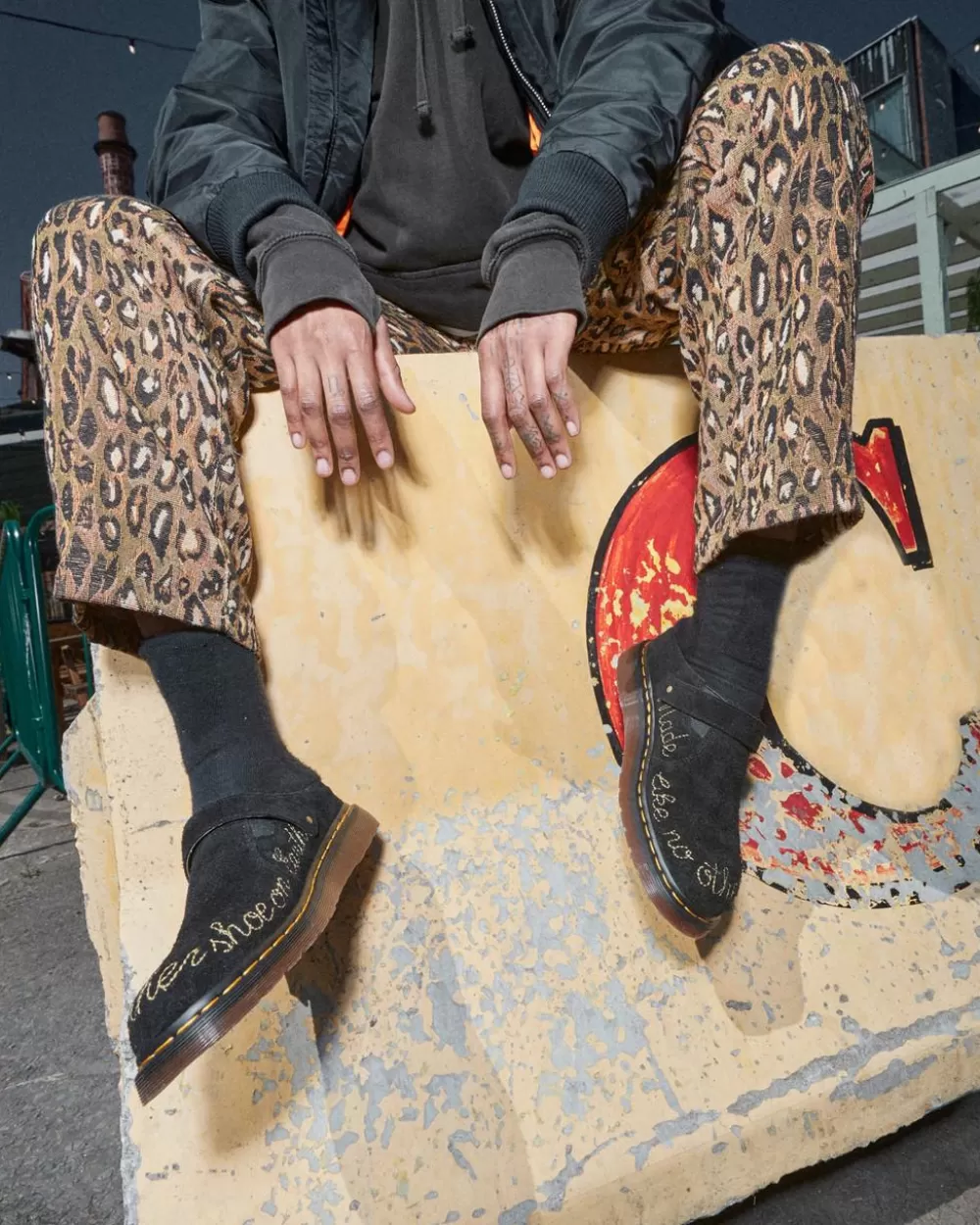 Isham Desert Oasis Suede -Lipokkaat*Dr. Martens Hot