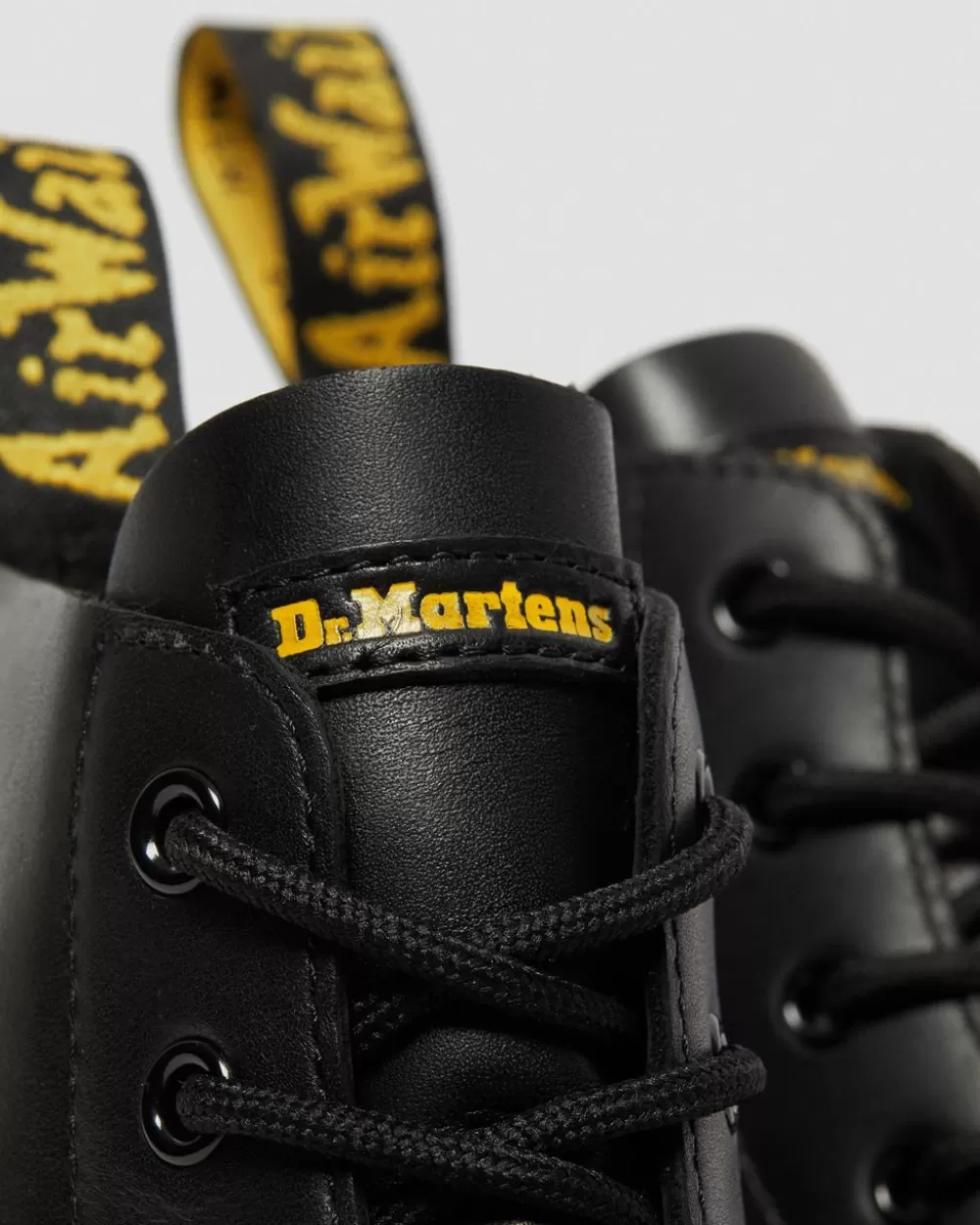 Thurston Lusso Leather Chukka -Maiharit*Dr. Martens Sale